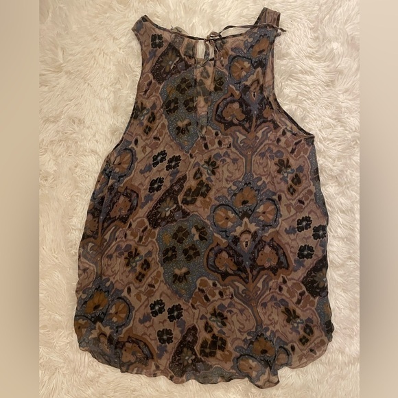 Aritzia Wilfred 100% silk sleeveless blouse blue wavy size M - Picture 2 of 3